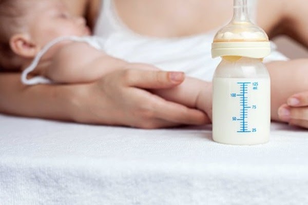 Sữa non ra từ tuần bao nhiêu của thai kỳ